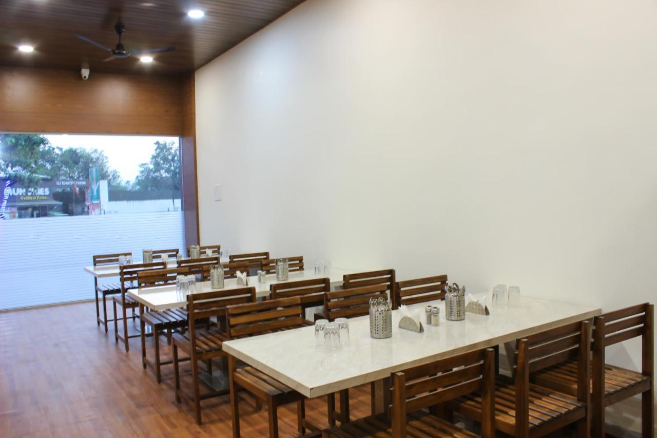 Hotel Rain Sky Inn Lonavala Luaran gambar